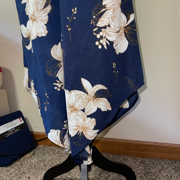 Belongsci Romper NEVER WORN - Picture 2 of 11